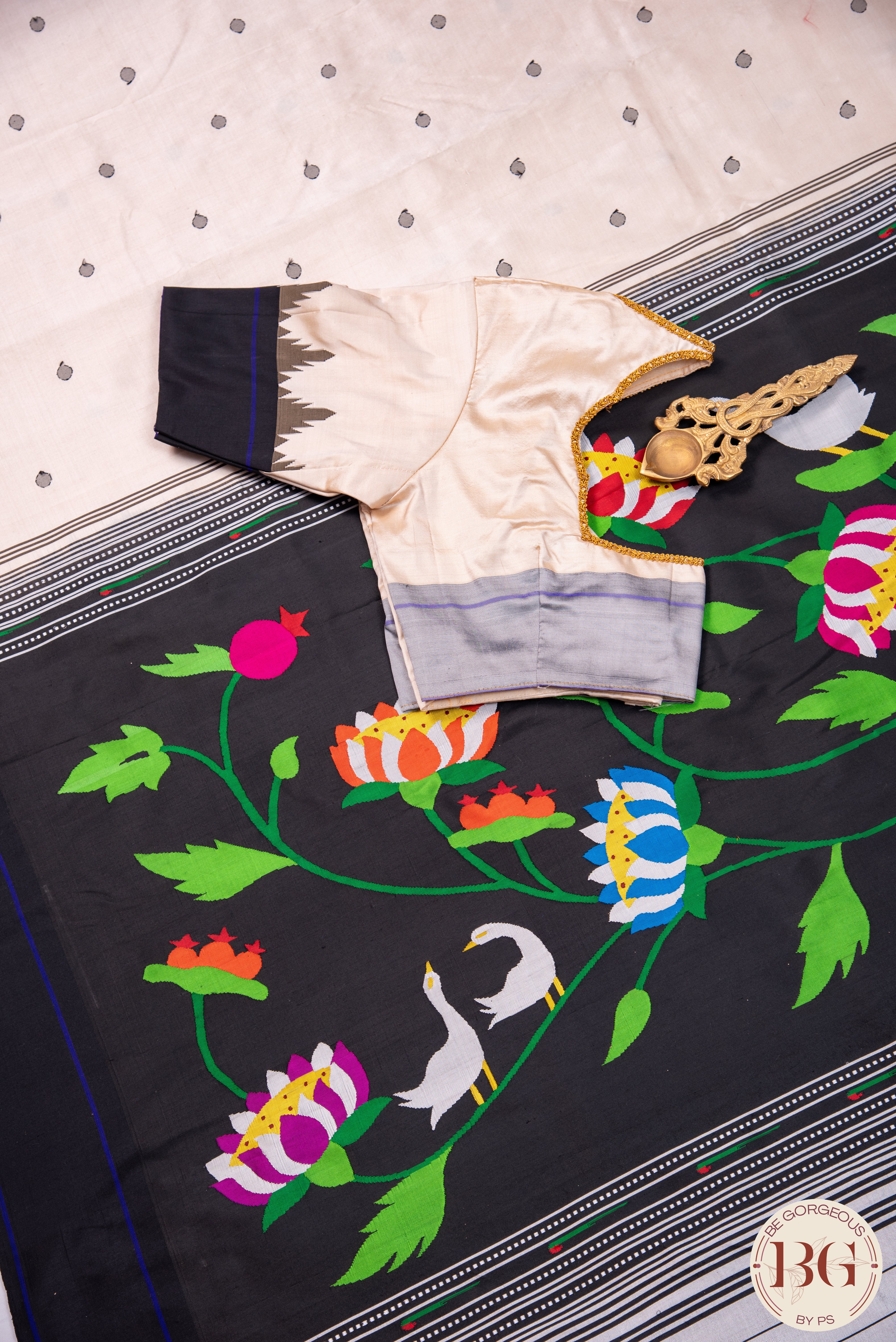 Paithani pure silk Panja Patta brocade saree - beige and black