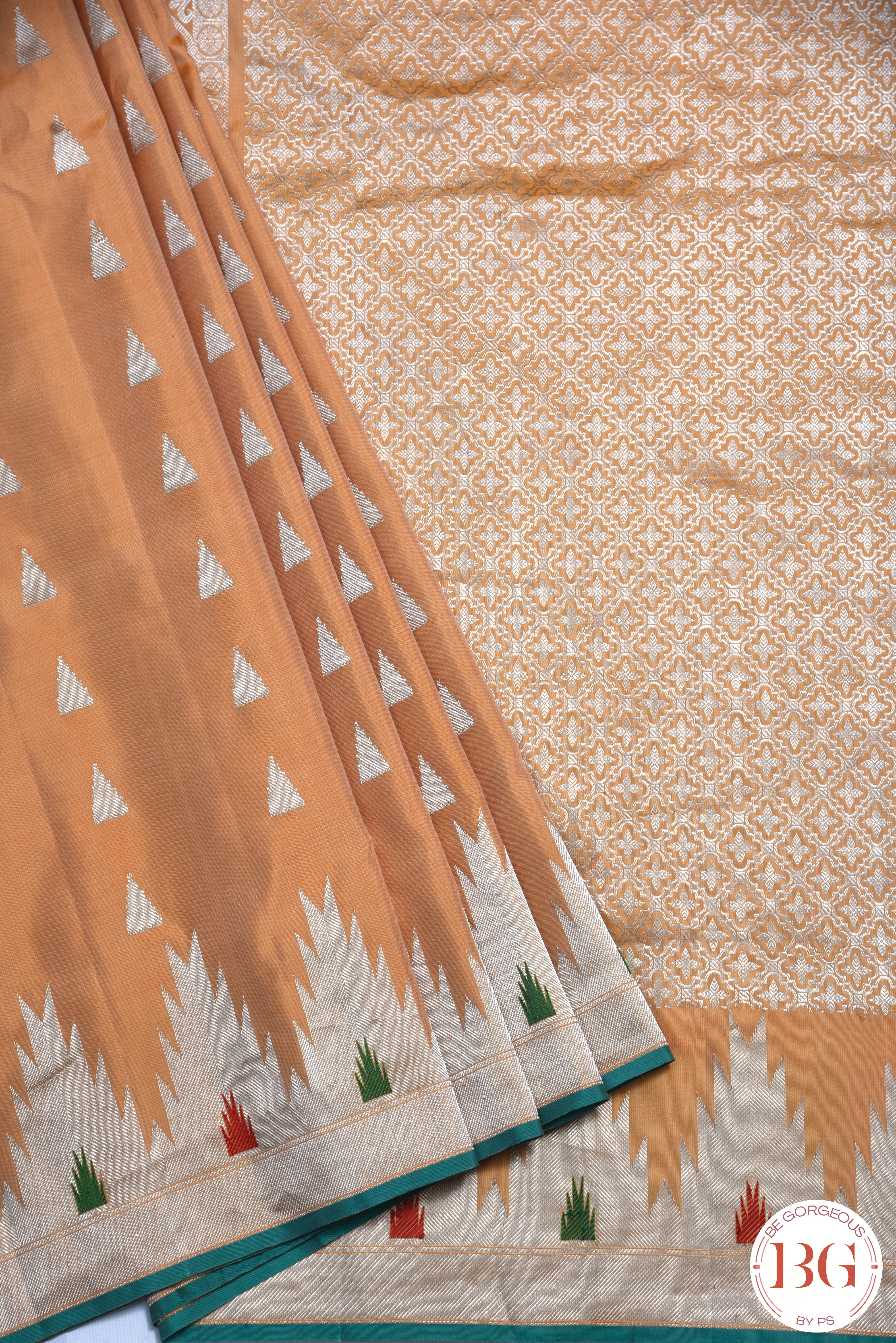Kuttu Gadwal Pure silk handloom saree - beige orangish with green