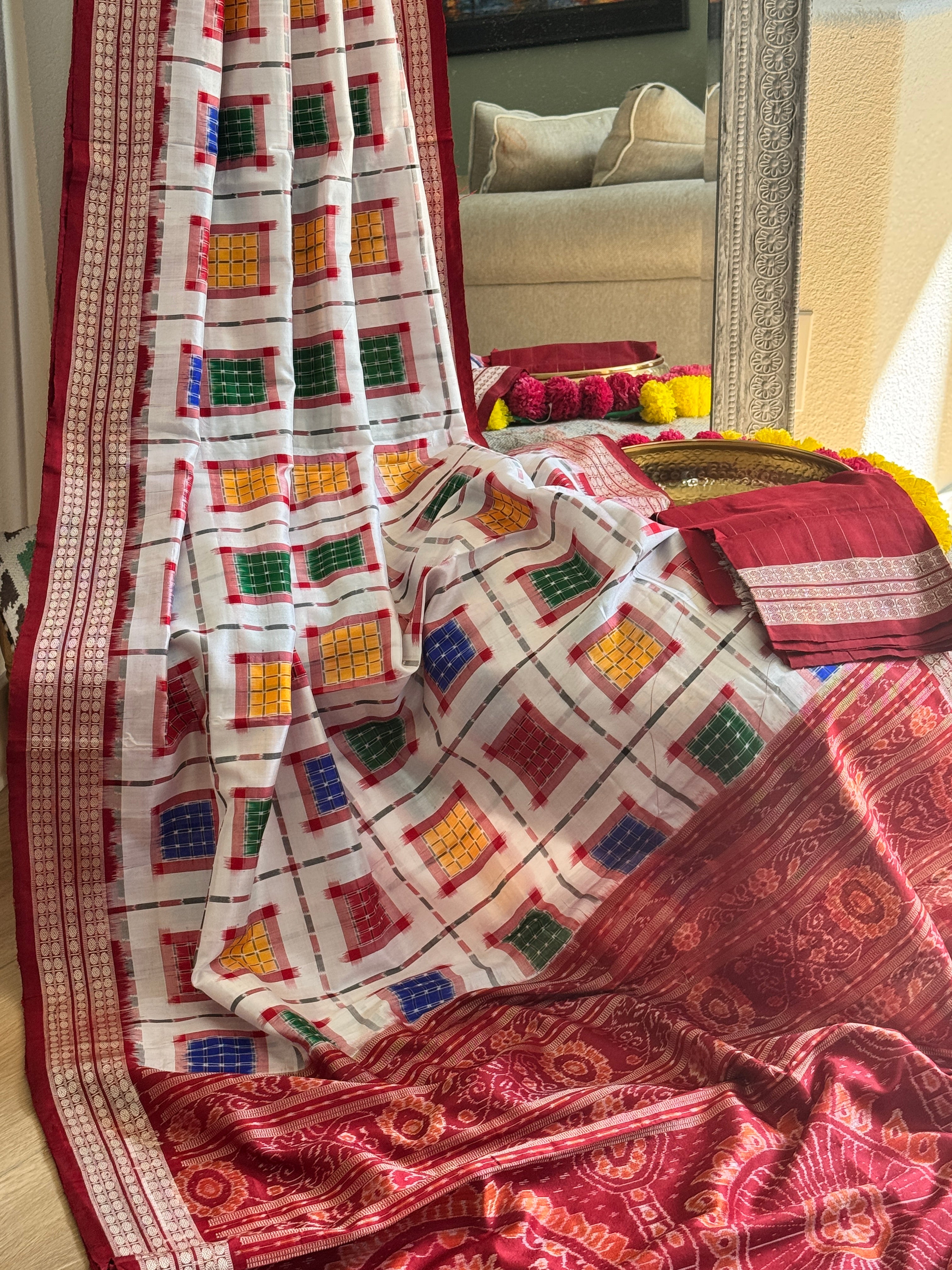 Sambalpuri Double Ikkat Ashwini silk handloom saree color - white