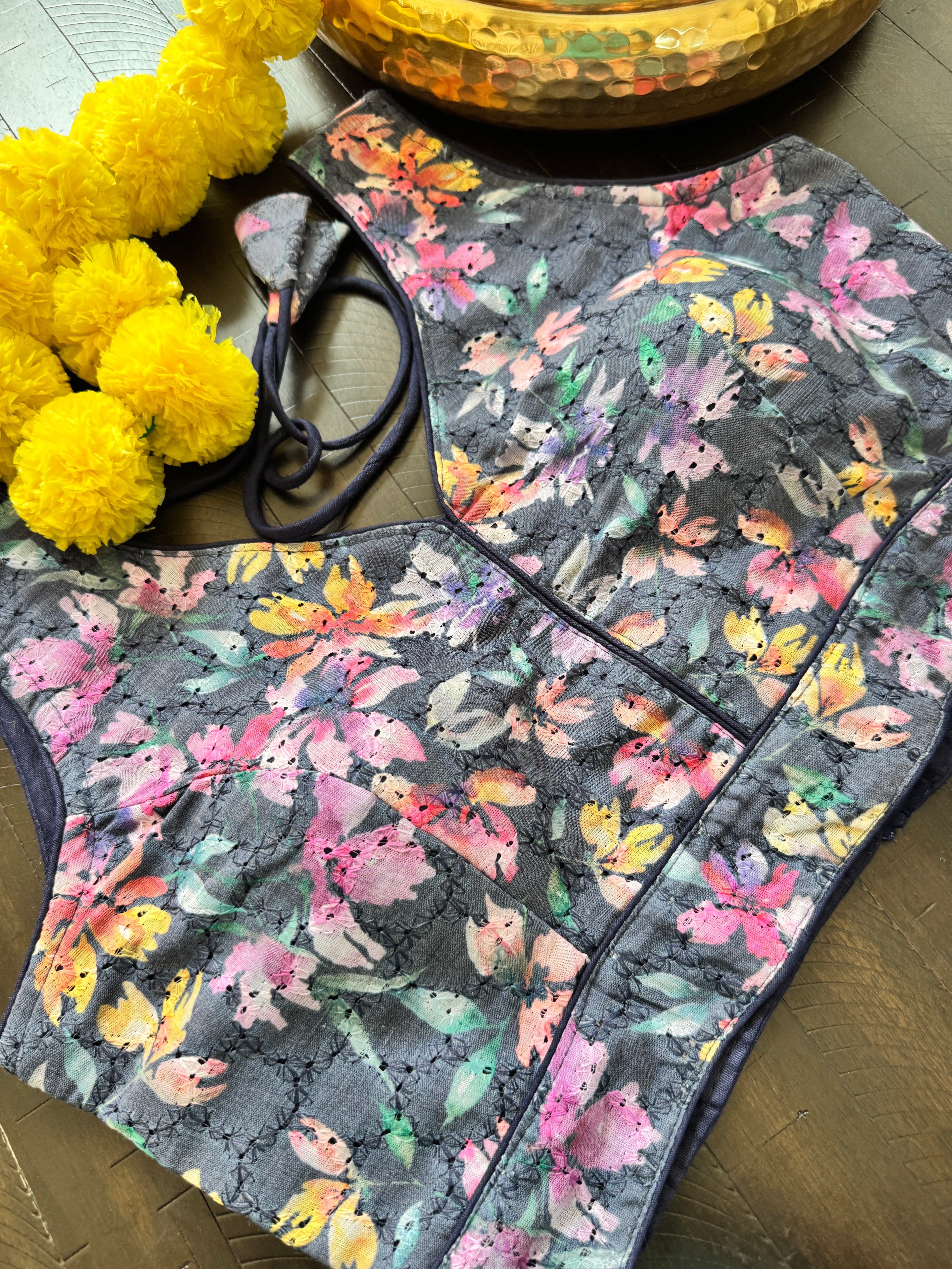 Readymade Padded Hakoba Cotton back hooks sleeveless blouse