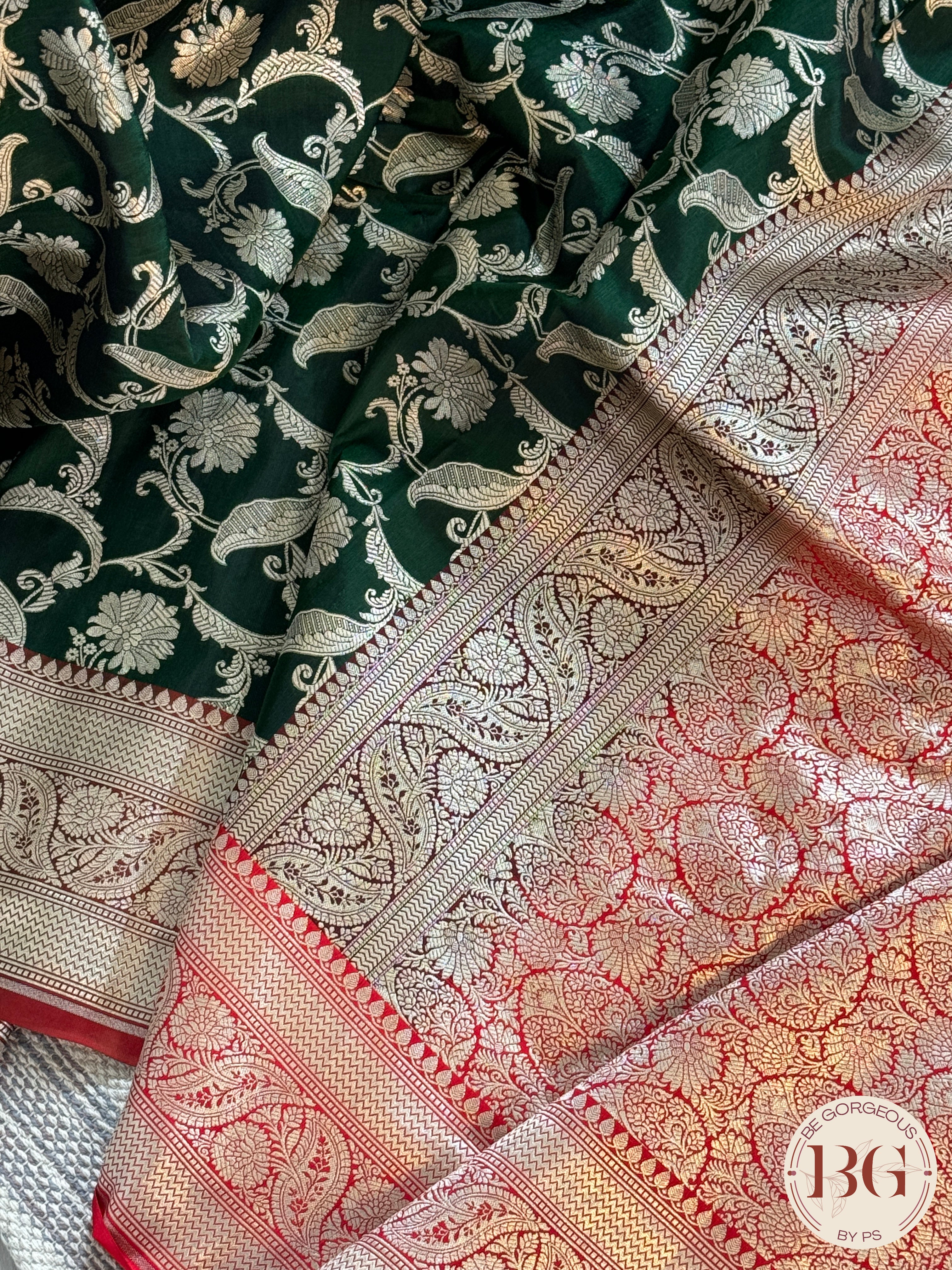 Pure Banarasi Handloom Katan Silk Contrast Border Pallu Golden Zari Cutwork Weaving Saree - Green Red
Silkmark certfiied