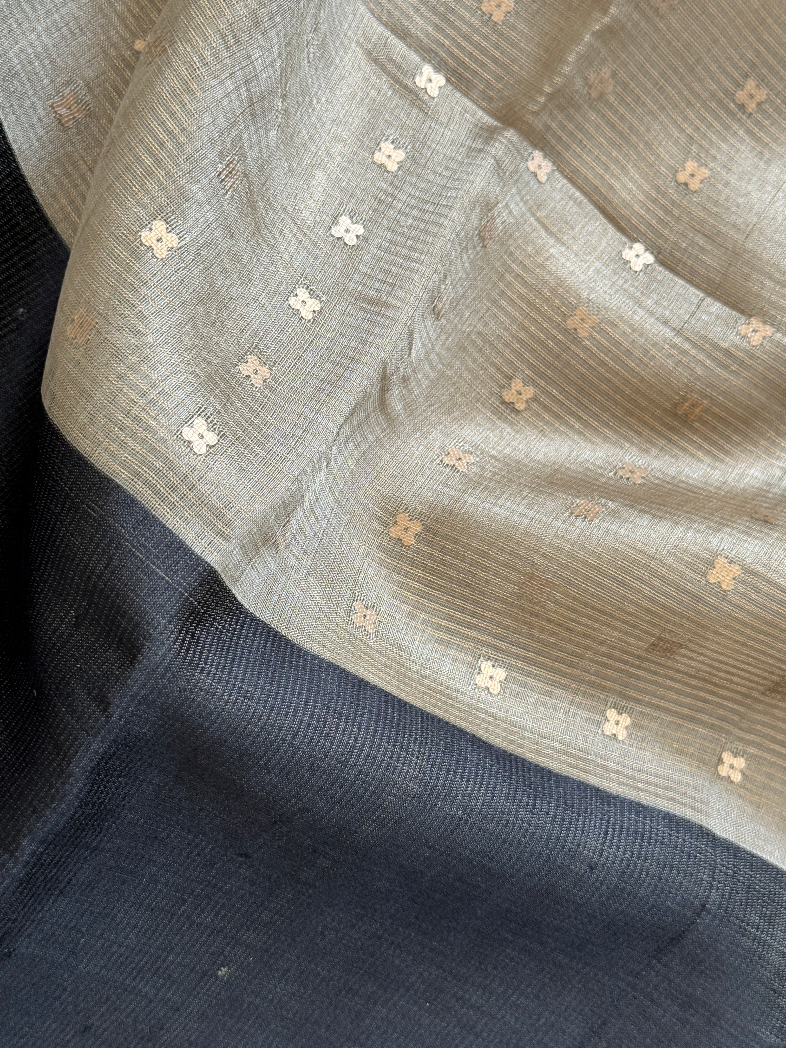 Silk Handloom Saree with weaving