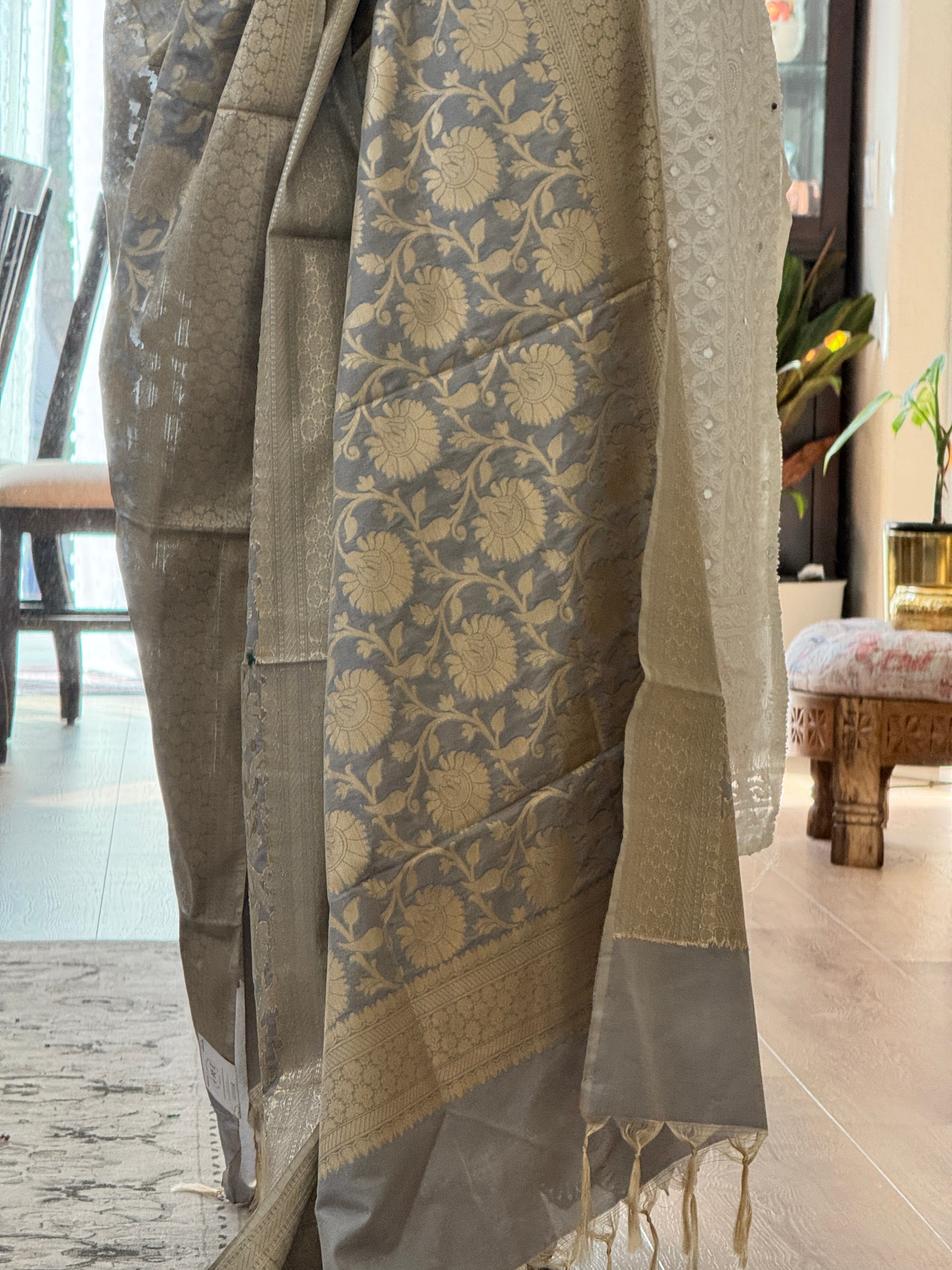 Banarasi dupatta - gray