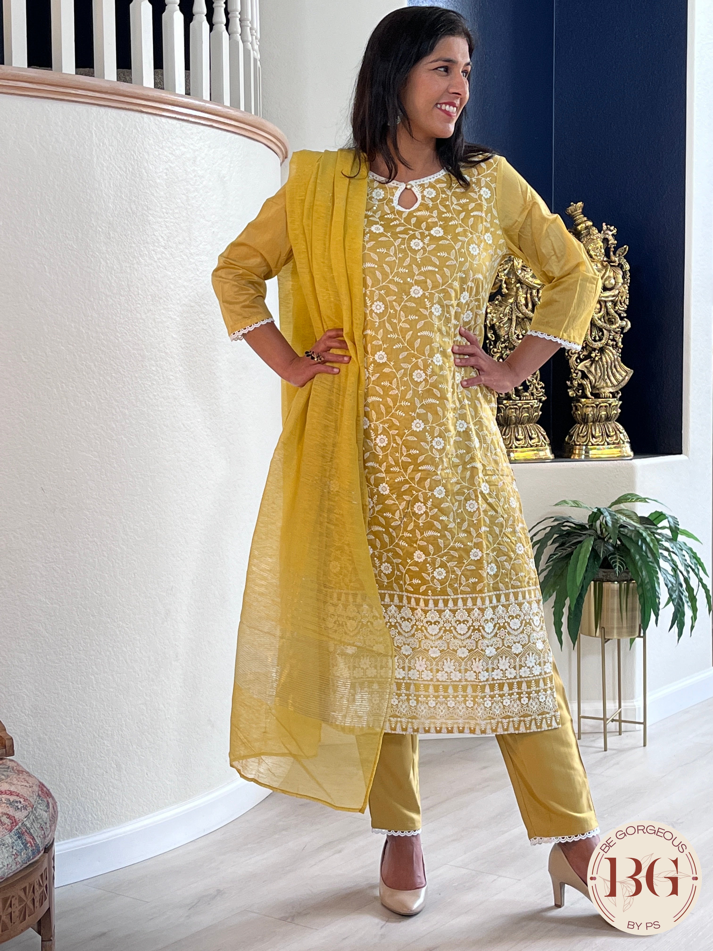 3-piece suit set in muslin silk cloth with white thread work all over