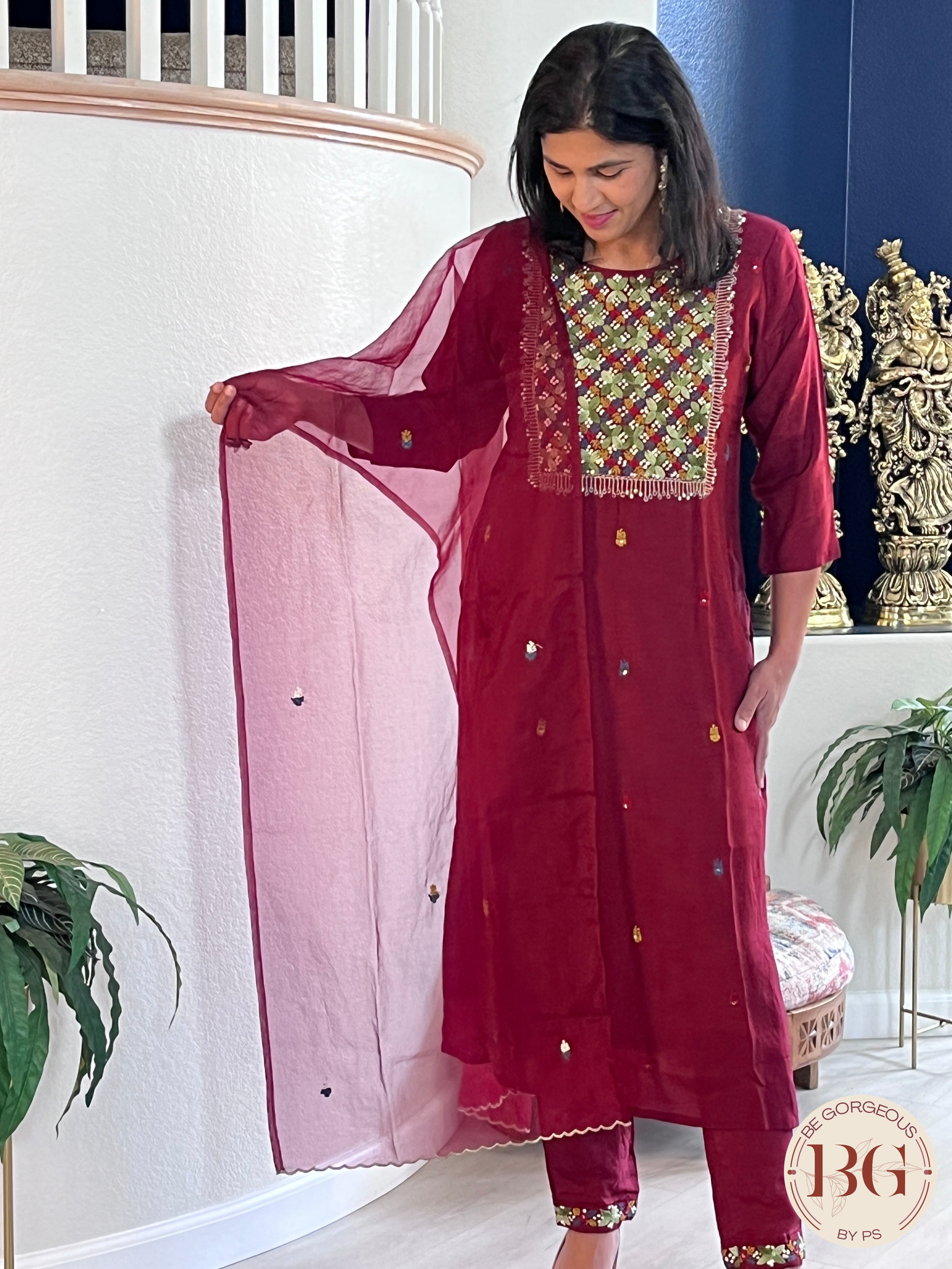 Party wear 3-piece suit in muslin silk fabric with organza dupatta and embroidery