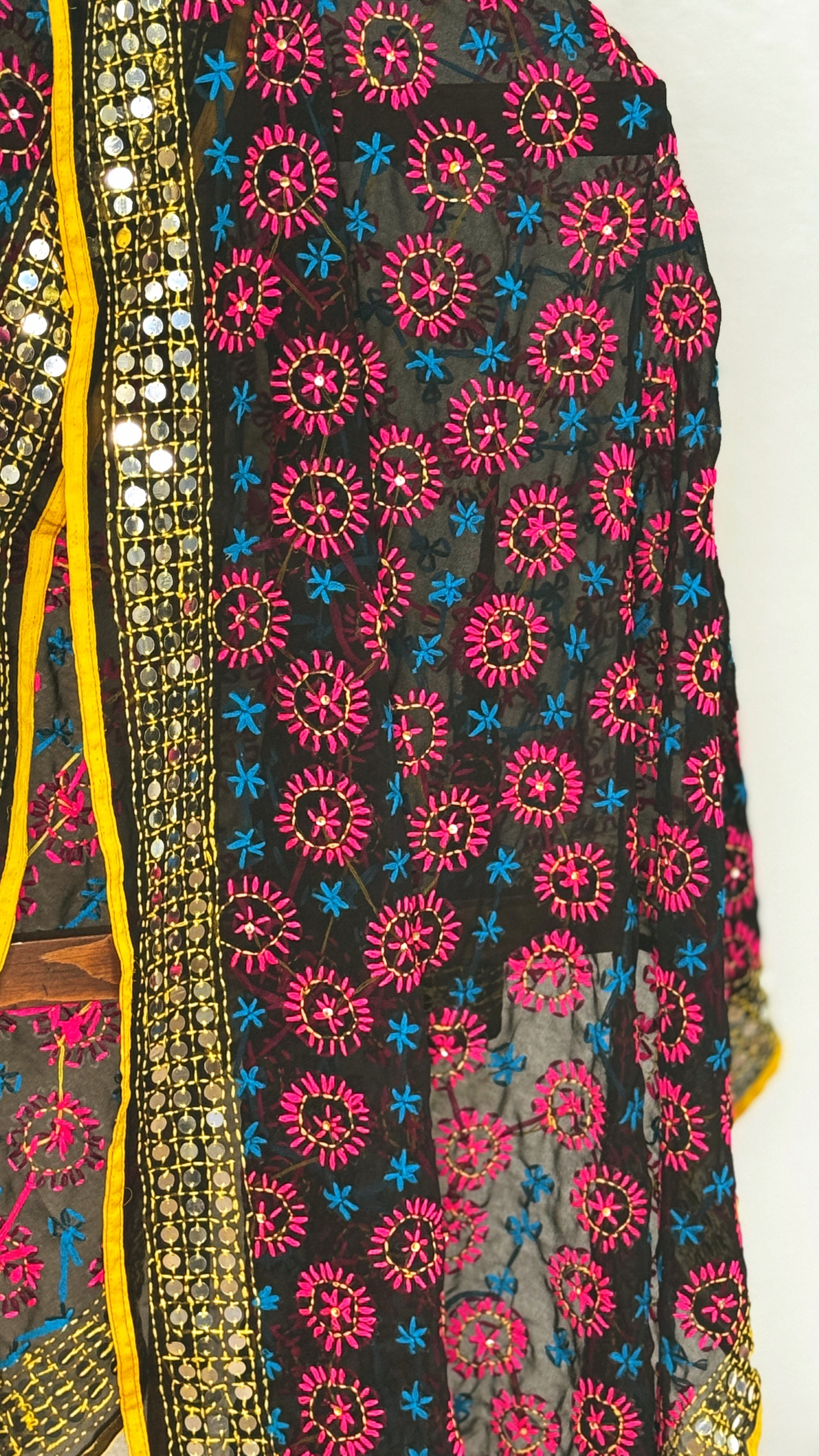 Geogette Fullkari dupatta - pink black