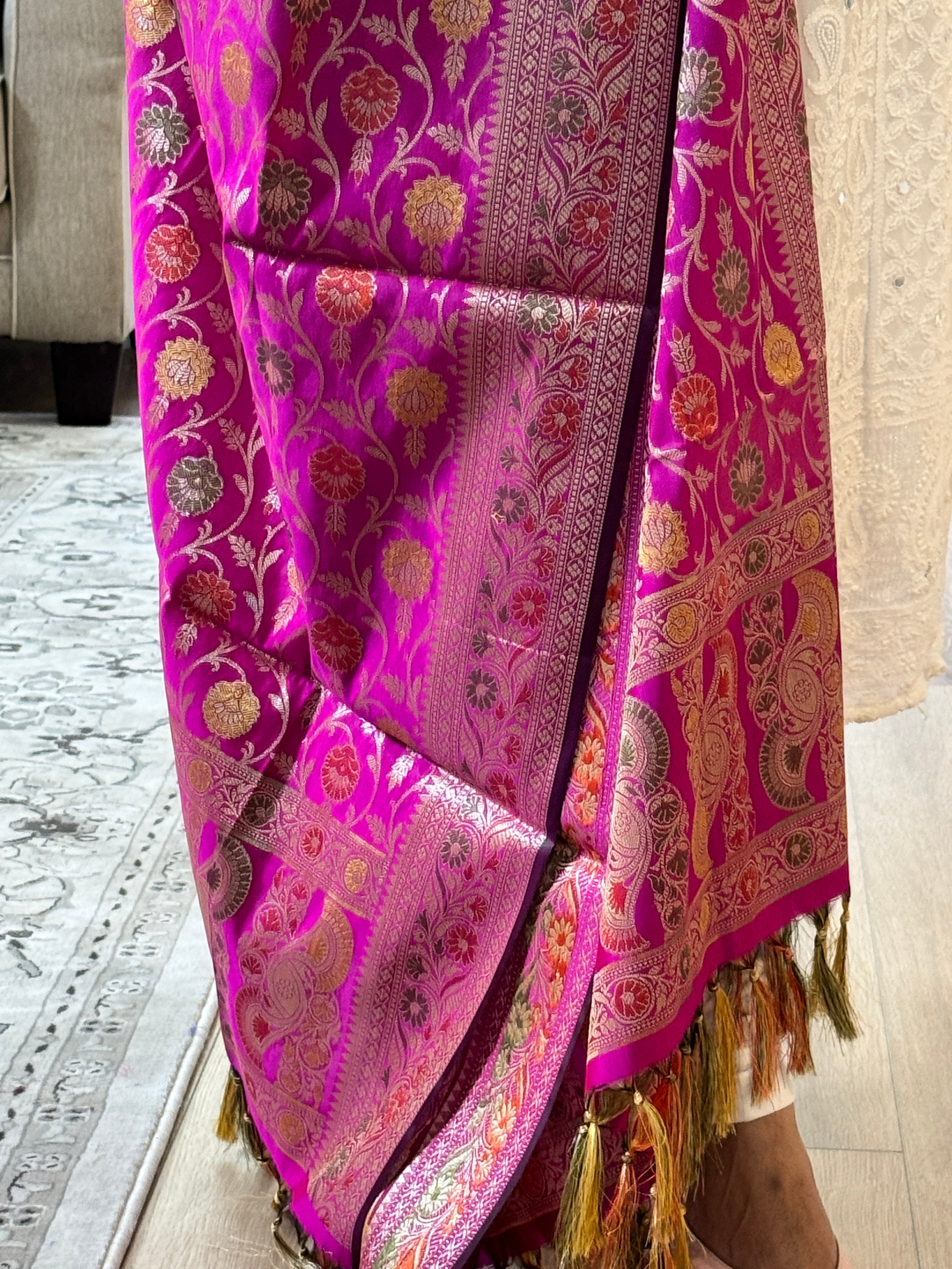 Banarasi Jama Work dupatta - pink