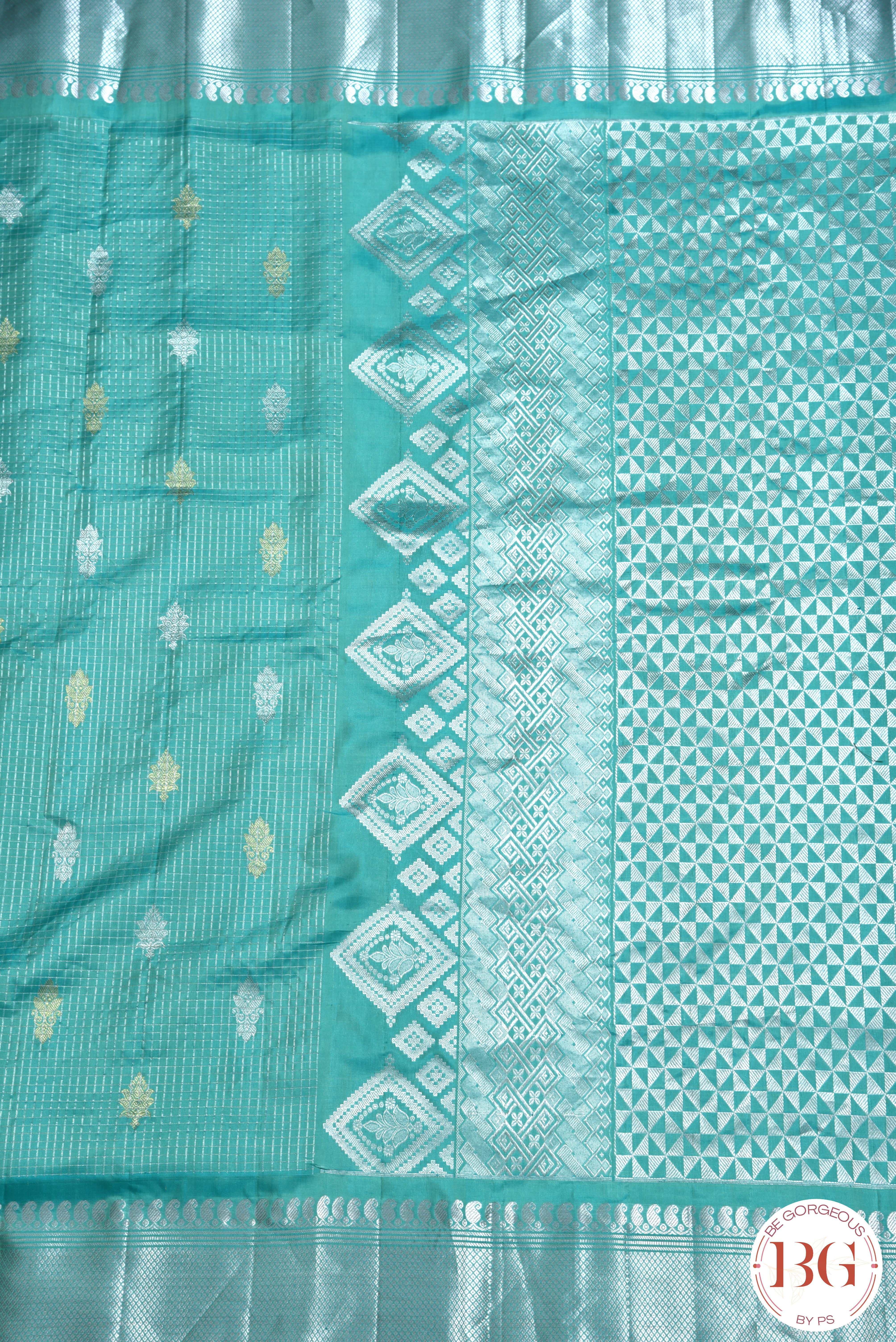 Kuttu Gadwal Pure silk handloom saree - light green