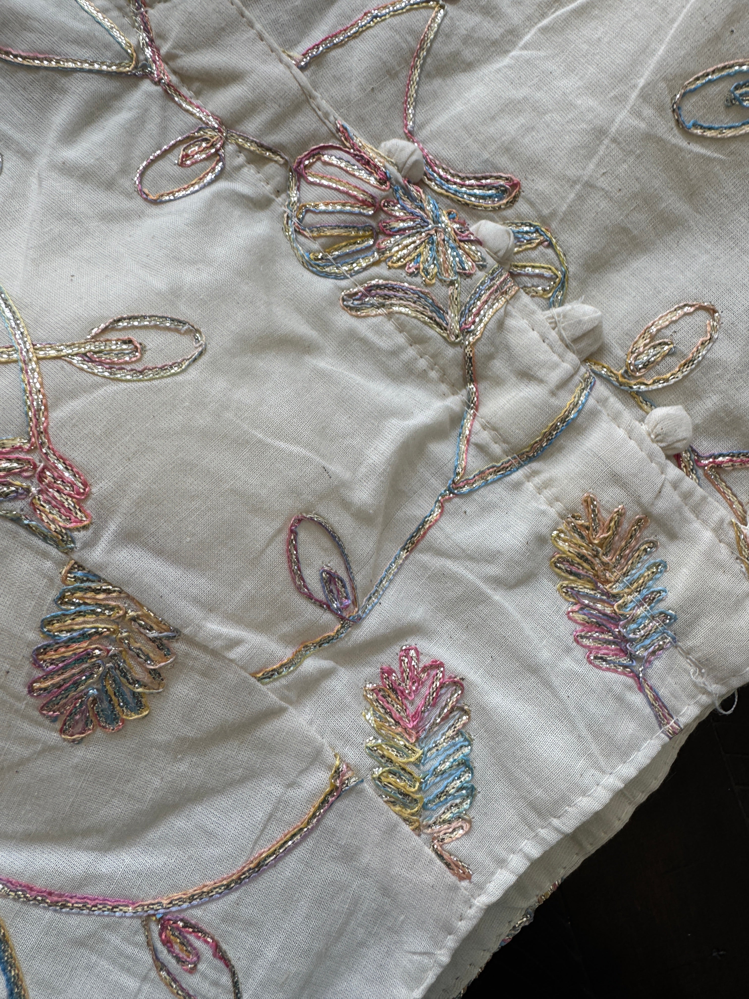 Readymade Padded Cotton front hooks sleeveless blouse