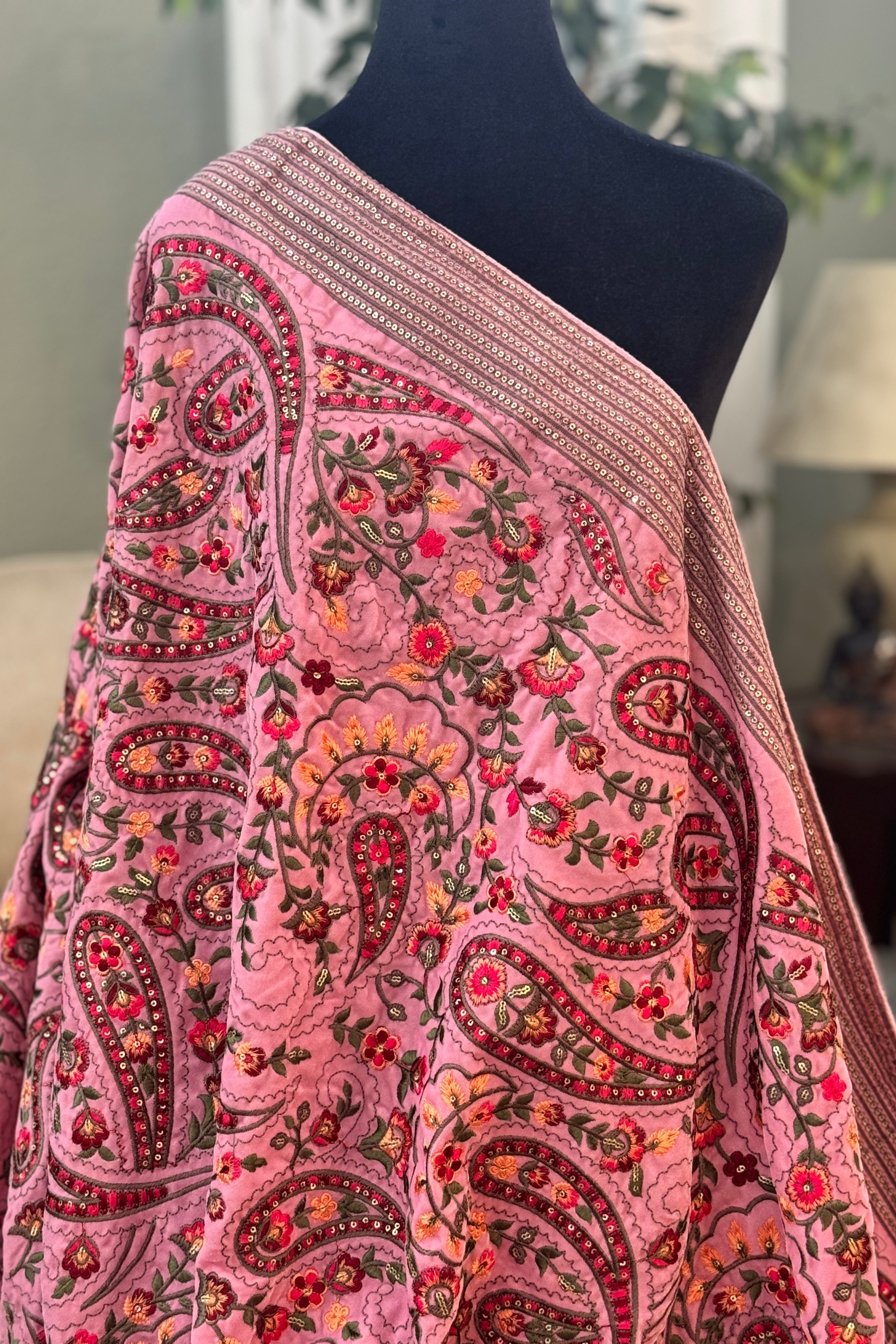 Velvet Kashmiri dupatta - pink