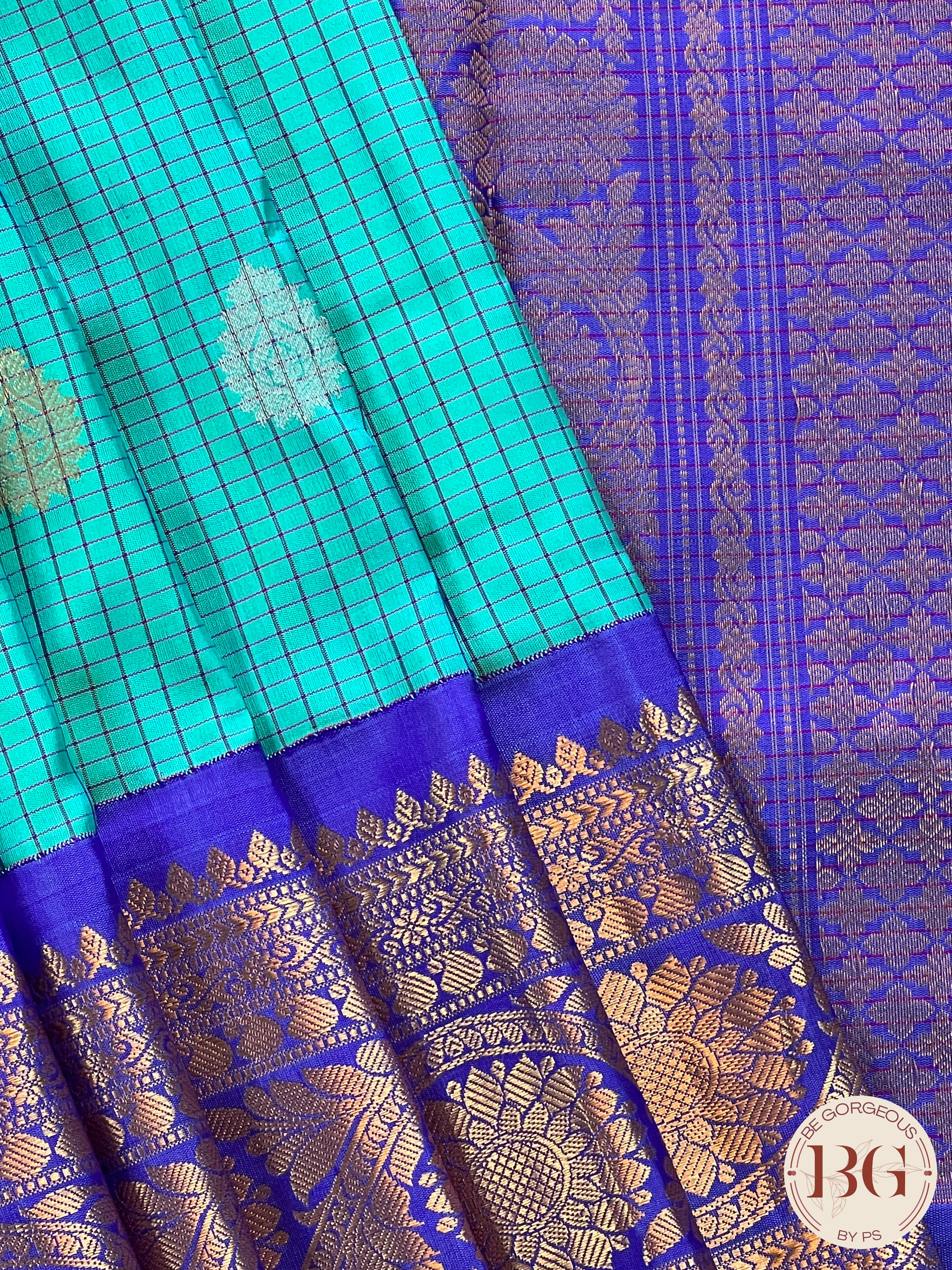 Gadwal Pure Silk Handloom Saree color - green