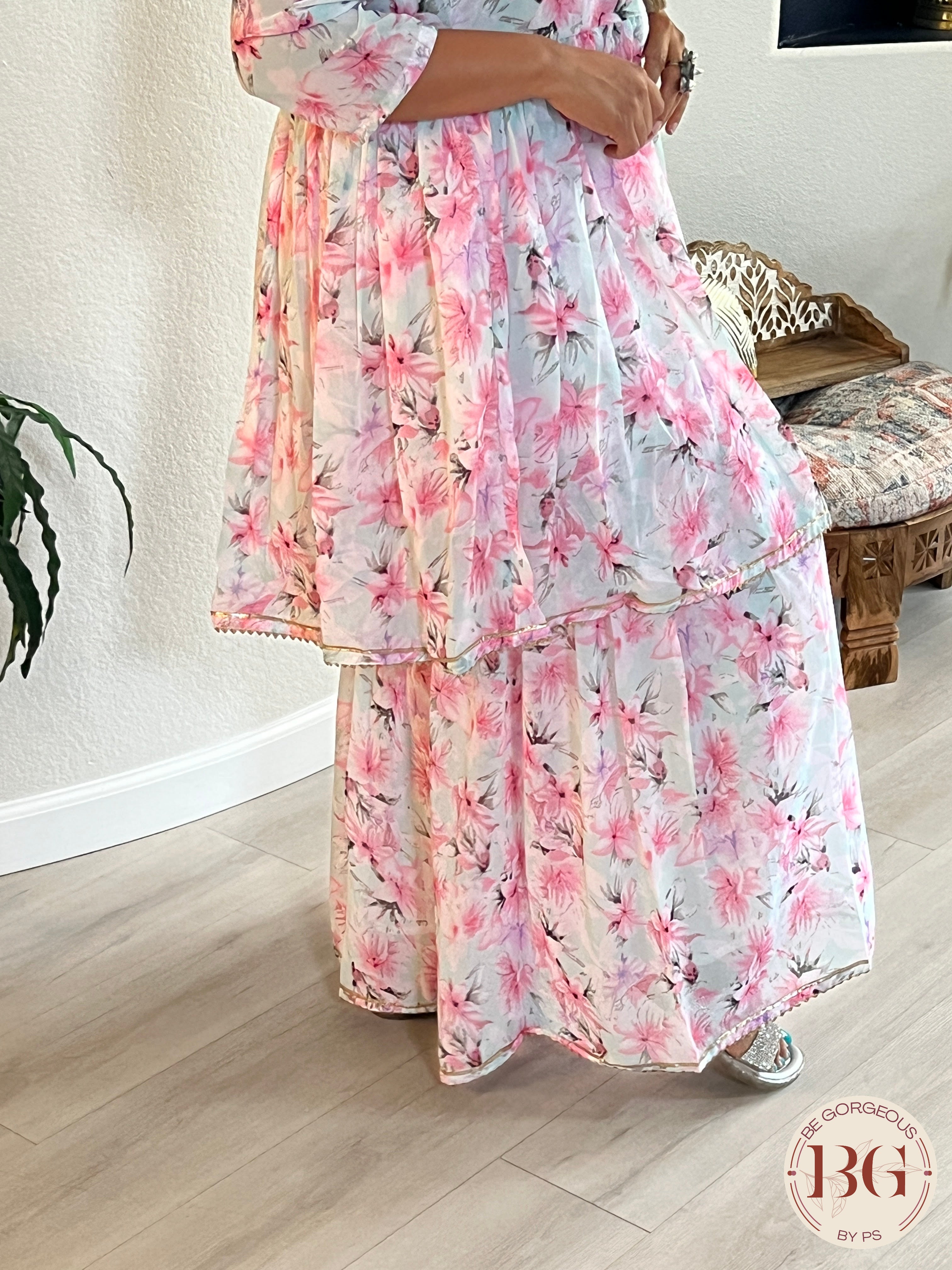 Garara Set in floral prints comes with matching stole.