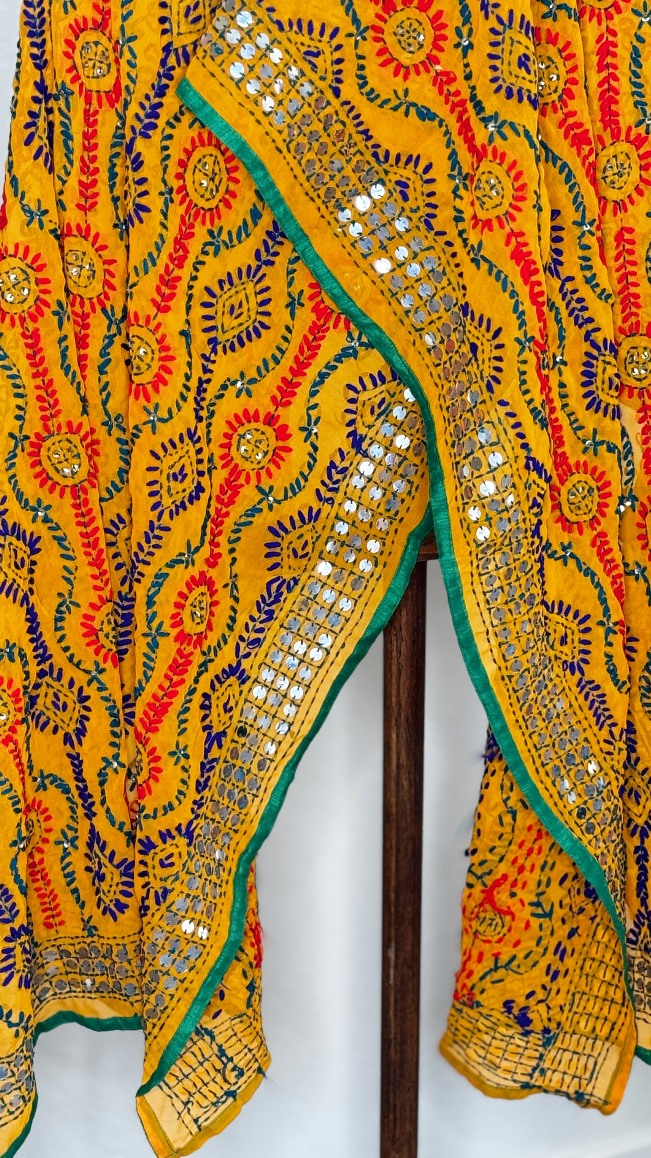 Geogette Fullkari dupatta - mustard