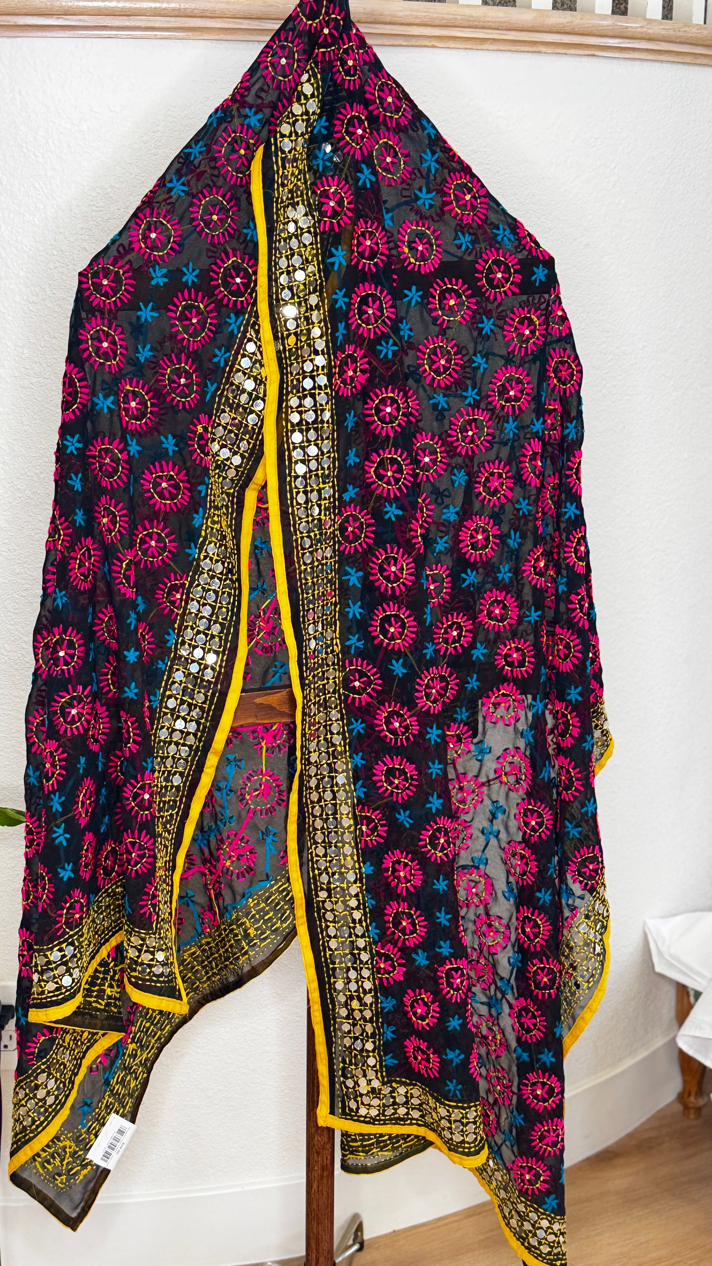 Geogette Fullkari dupatta - pink black