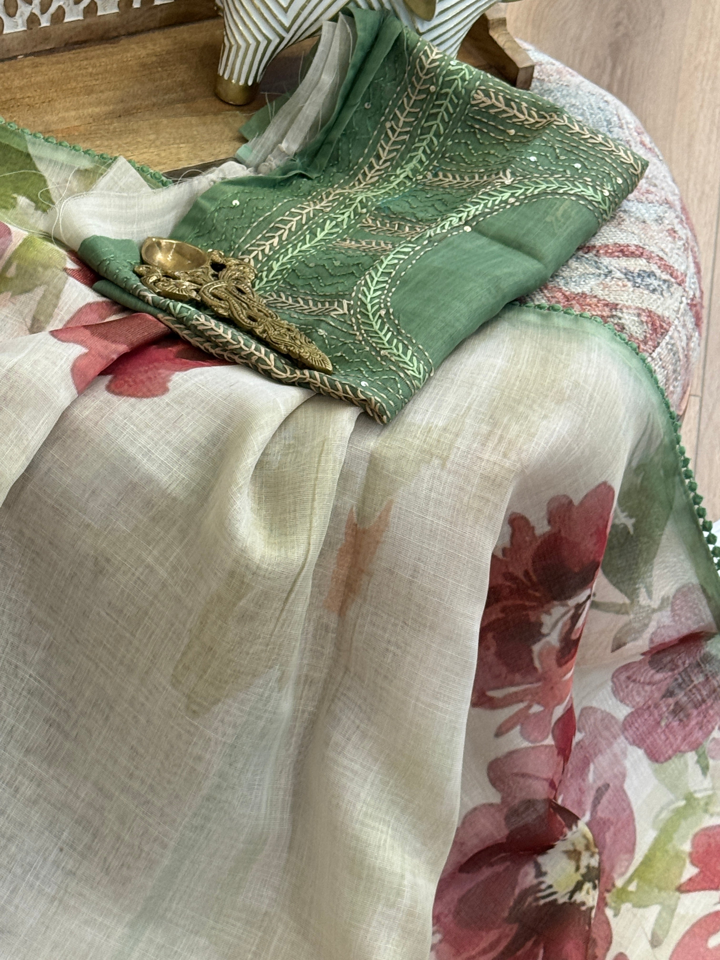 Bengal Linen Saree handpainted with French Knot Embroidery