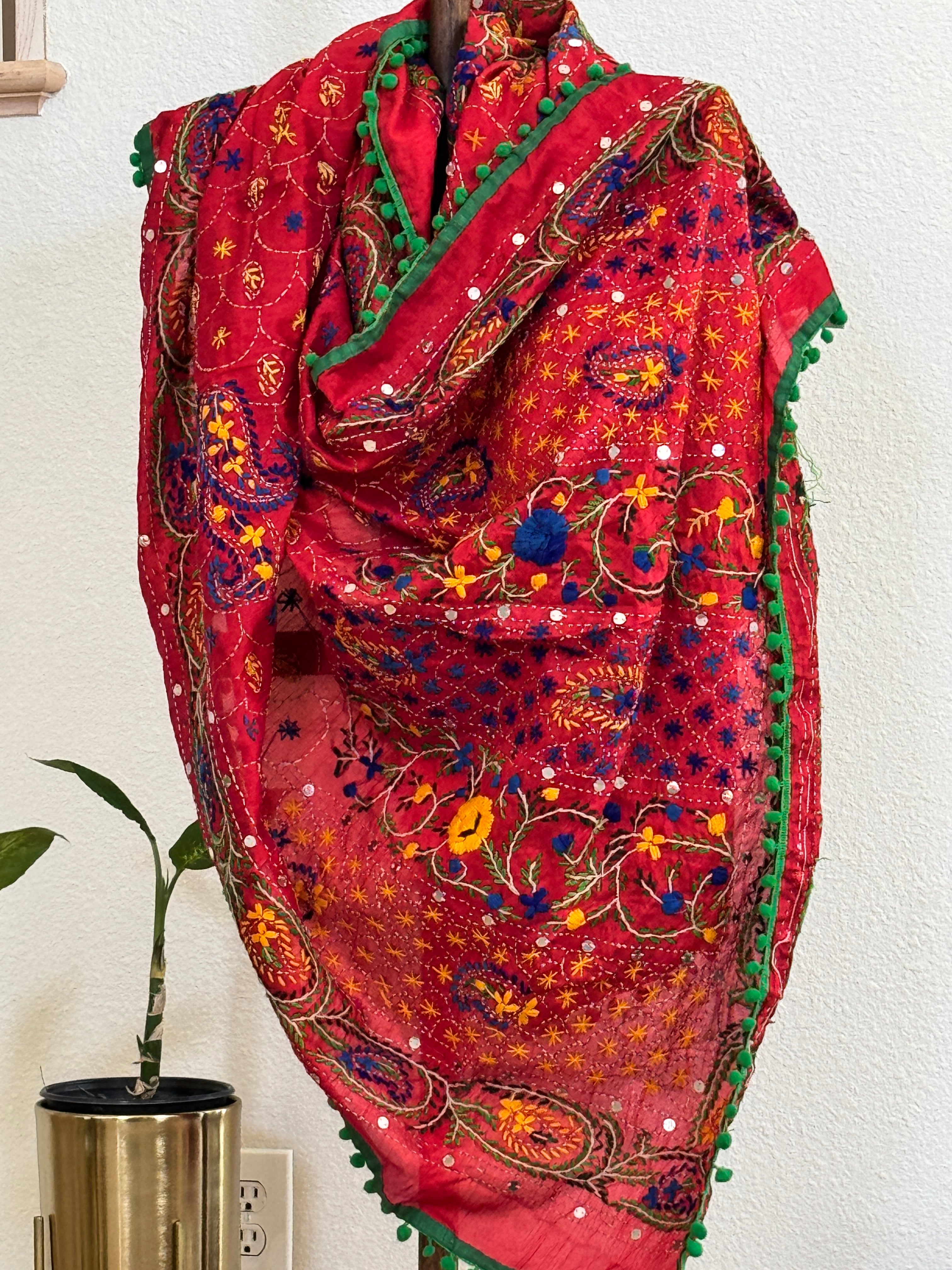 Chanderi Kantha dupatta - red green