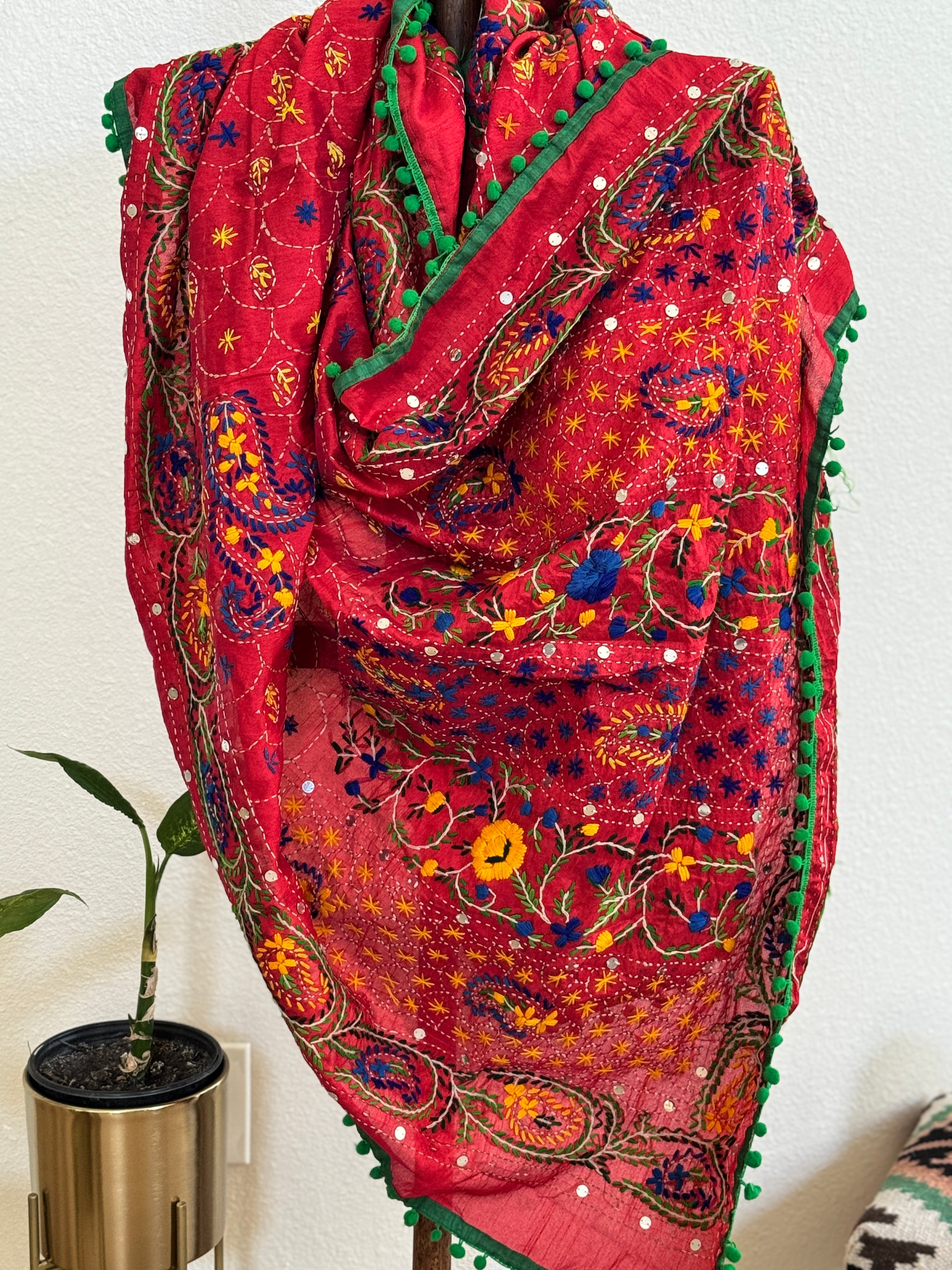 Chanderi Kantha dupatta - red green