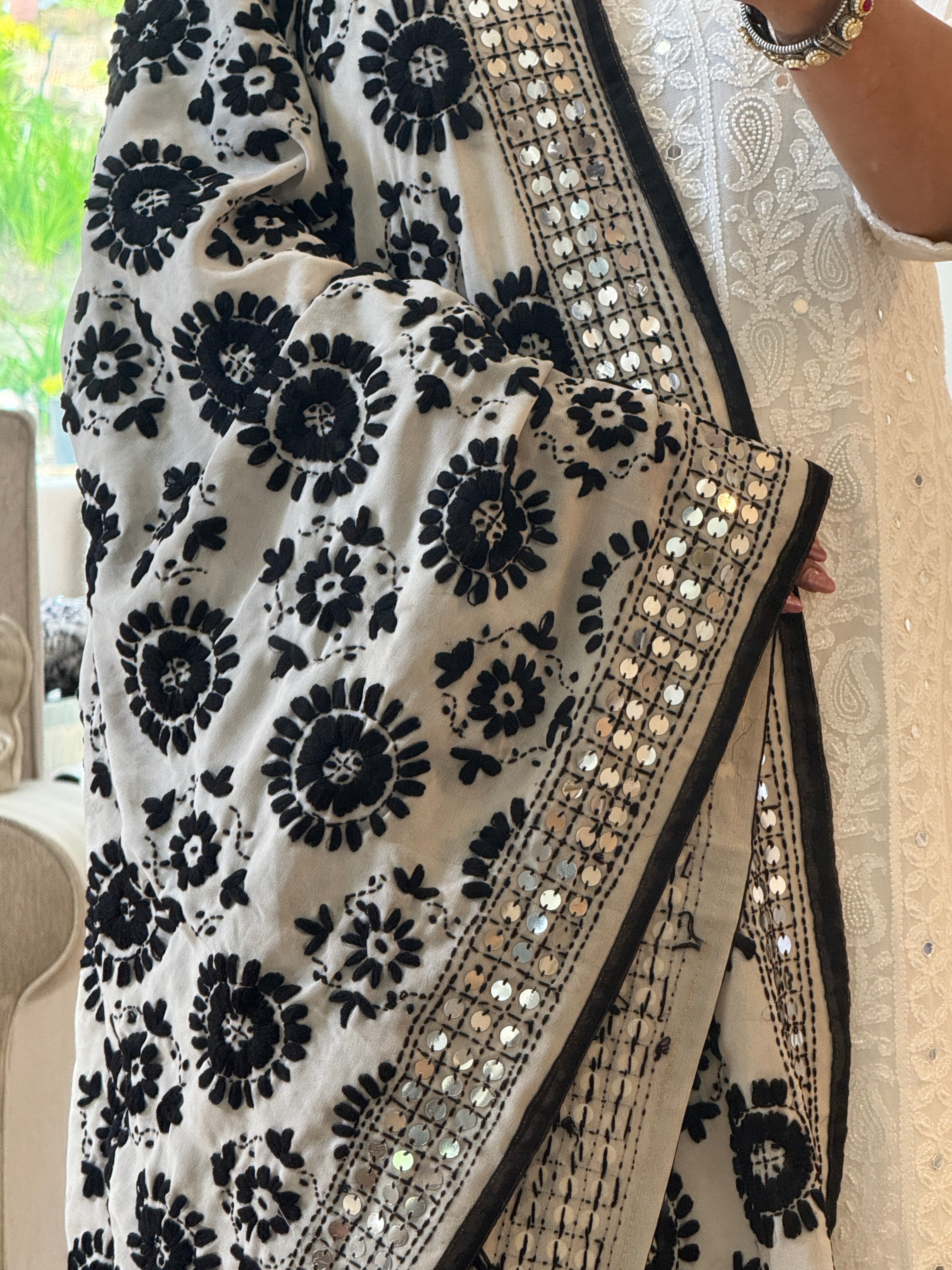 Geogette Fullkari dupatta - cream black